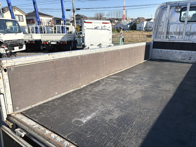 トヨタトヨエース平ボディ小型（2t・3t）[写真10]