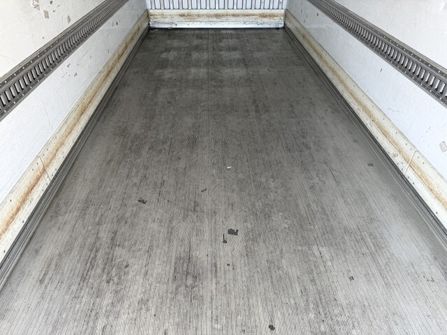 いすゞフォワード冷凍車（冷蔵車）中型（4t）[写真11]