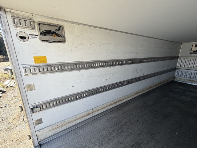 いすゞフォワード冷凍車（冷蔵車）中型（4t）[写真14]