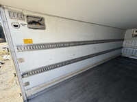 いすゞフォワード冷凍車（冷蔵車）中型（4t）[写真15]