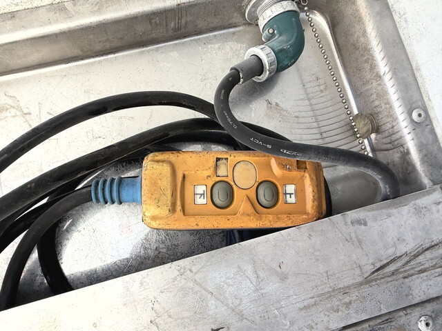 いすゞフォワード冷凍車（冷蔵車）中型（4t）[写真15]