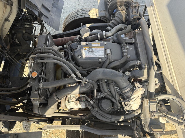 いすゞフォワード冷凍車（冷蔵車）中型（4t）[写真18]