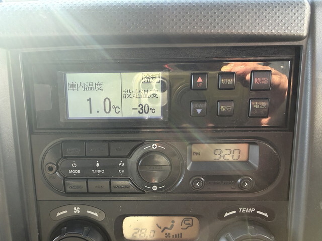 いすゞフォワード冷凍車（冷蔵車）中型（4t）[写真08]