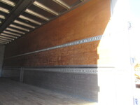 いすゞギガアルミウイング大型（10t）[写真11]