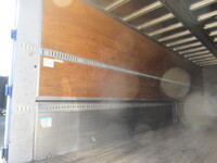 いすゞギガアルミウイング大型（10t）[写真12]