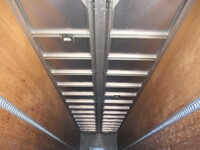 いすゞギガアルミウイング大型（10t）[写真13]