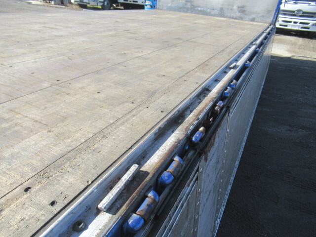 いすゞギガアルミウイング大型（10t）[写真16]