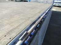 いすゞギガアルミウイング大型（10t）[写真17]