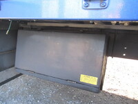 いすゞギガアルミウイング大型（10t）[写真19]