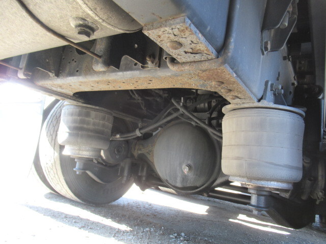 いすゞギガアルミウイング大型（10t）[写真20]