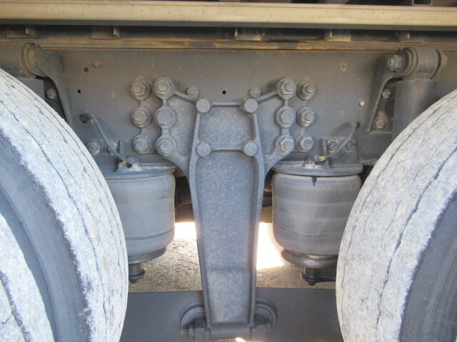 いすゞギガアルミウイング大型（10t）[写真21]