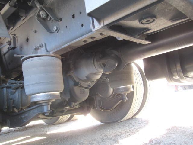 いすゞギガアルミウイング大型（10t）[写真22]