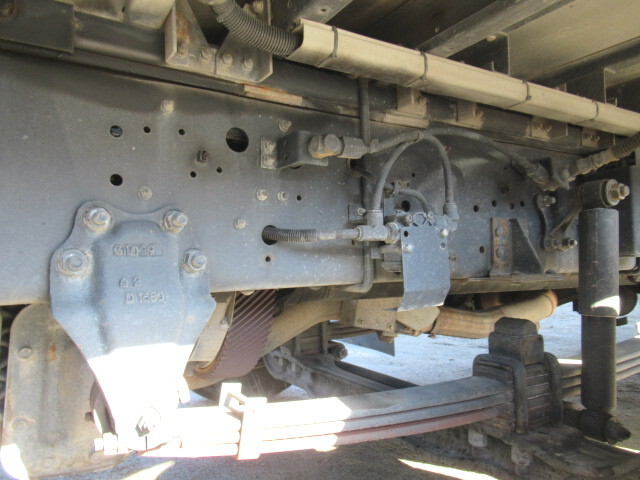 いすゞギガアルミウイング大型（10t）[写真23]
