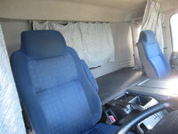 いすゞギガアルミウイング大型（10t）[写真28]