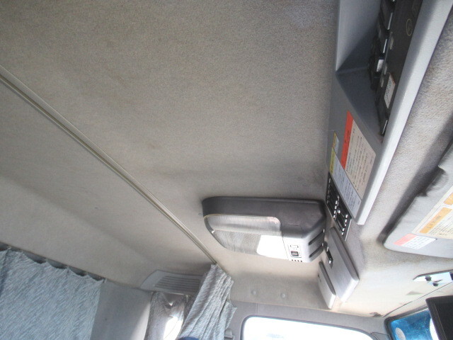 いすゞギガアルミウイング大型（10t）[写真28]