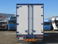 いすゞギガアルミウイング大型（10t）[写真08]