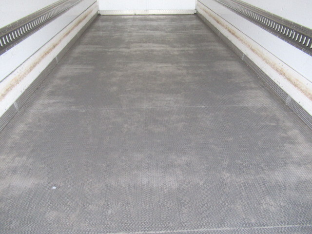 いすゞフォワード冷凍車（冷蔵車）中型（4t）[写真11]