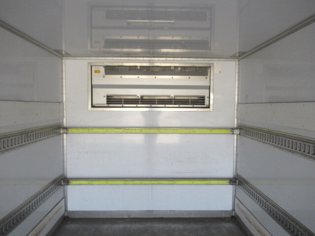 いすゞフォワード冷凍車（冷蔵車）中型（4t）[写真12]