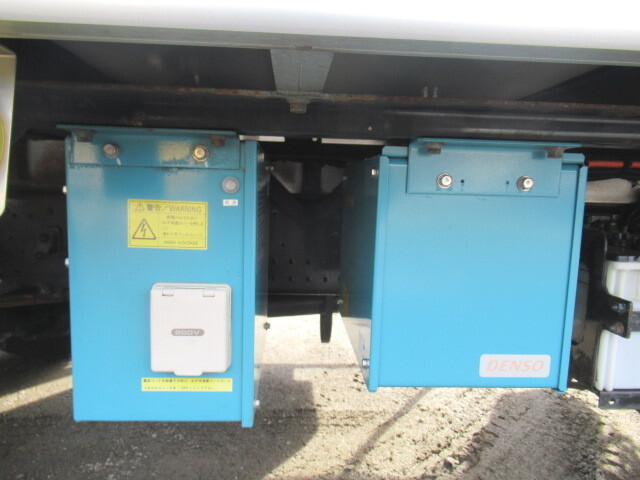 いすゞフォワード冷凍車（冷蔵車）中型（4t）[写真17]