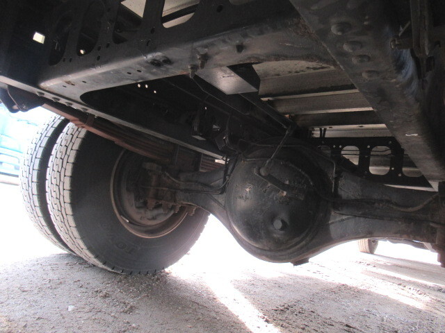 いすゞフォワード冷凍車（冷蔵車）中型（4t）[写真24]