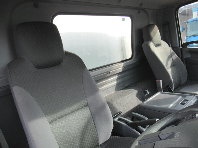 いすゞフォワード冷凍車（冷蔵車）中型（4t）[写真28]