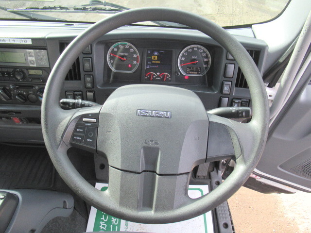 いすゞフォワード冷凍車（冷蔵車）中型（4t）[写真31]