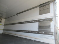 いすゞフォワード冷凍車（冷蔵車）中型（4t）[写真09]