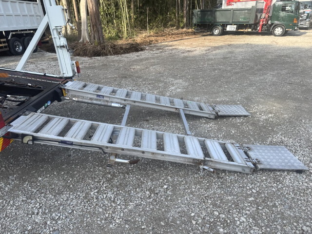 三菱ふそうキャンターキャリアカー小型（2t・3t）[写真10]