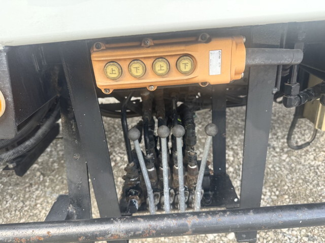 三菱ふそうキャンターキャリアカー小型（2t・3t）[写真33]