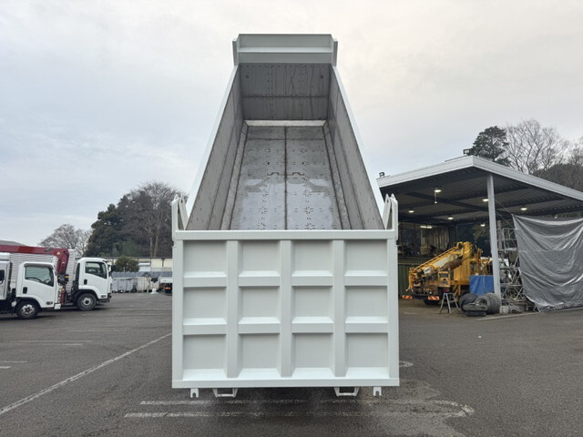 三菱ふそうスーパーグレート深ダンプ（土砂禁ダンプ）大型（10t）[写真10]