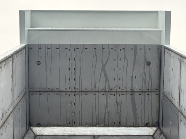 三菱ふそうスーパーグレート深ダンプ（土砂禁ダンプ）大型（10t）[写真11]