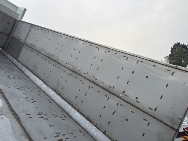 三菱ふそうスーパーグレート深ダンプ（土砂禁ダンプ）大型（10t）[写真13]