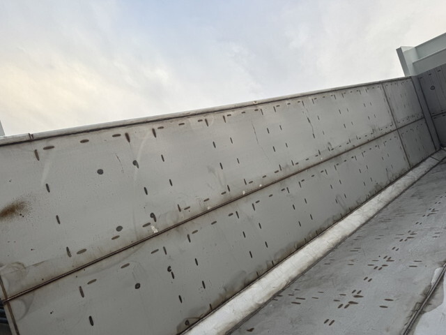 三菱ふそうスーパーグレート深ダンプ（土砂禁ダンプ）大型（10t）[写真14]