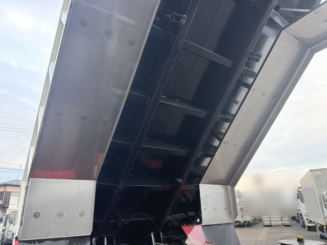 三菱ふそうスーパーグレート深ダンプ（土砂禁ダンプ）大型（10t）[写真16]