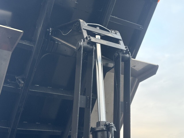 三菱ふそうスーパーグレート深ダンプ（土砂禁ダンプ）大型（10t）[写真17]