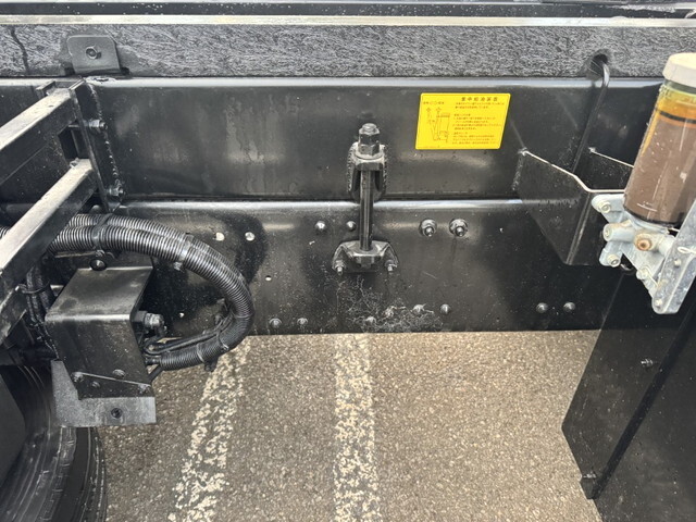 三菱ふそうスーパーグレート深ダンプ（土砂禁ダンプ）大型（10t）[写真31]