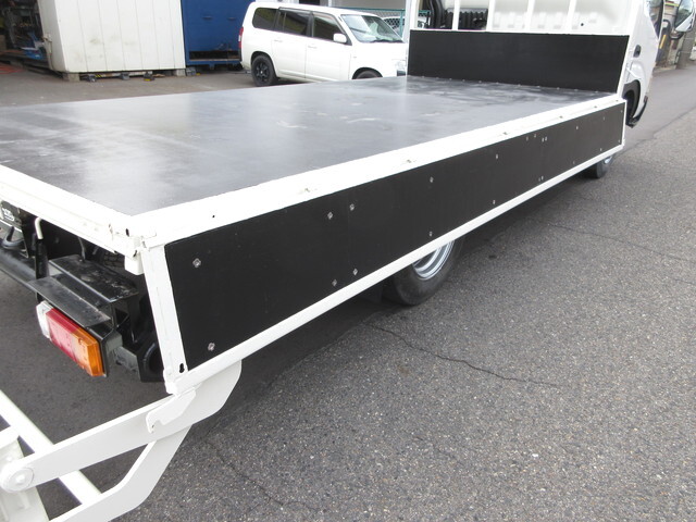 日野デュトロ平ボディ小型（2t・3t）[写真13]