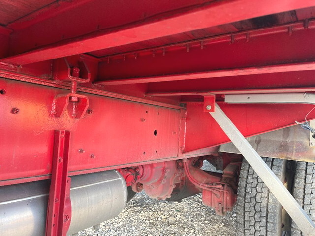 いすゞギガセルフクレーン4段大型（10t）[写真21]