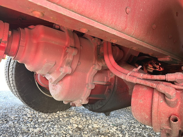 いすゞギガセルフクレーン4段大型（10t）[写真23]