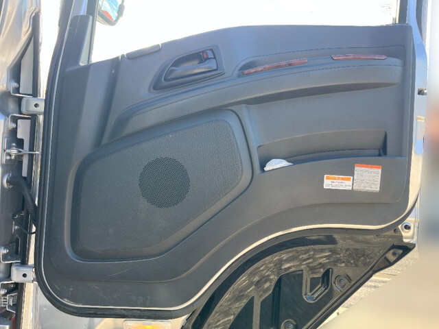 いすゞギガセルフクレーン4段大型（10t）[写真28]