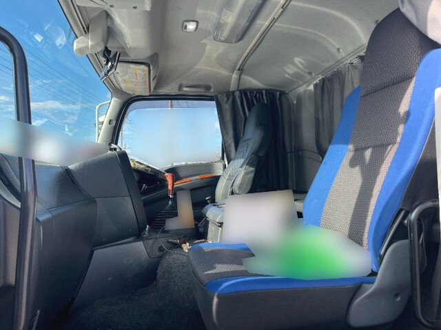 いすゞギガセルフクレーン4段大型（10t）[写真29]