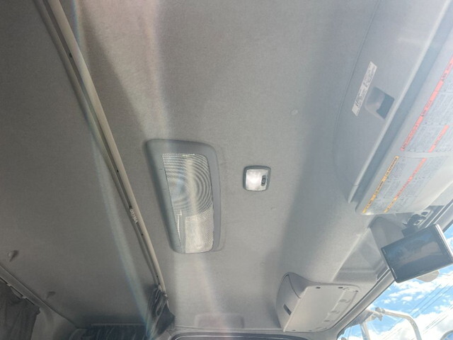 いすゞギガセルフクレーン4段大型（10t）[写真32]