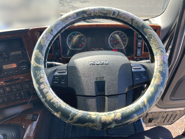 いすゞギガセルフクレーン4段大型（10t）[写真35]