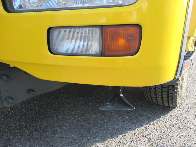 UDトラックスクオン道路作業車大型（10t）[写真11]