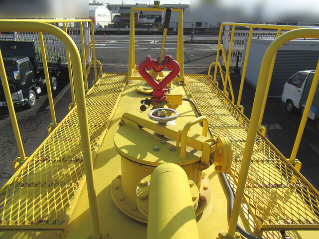 UDトラックスクオン道路作業車大型（10t）[写真13]