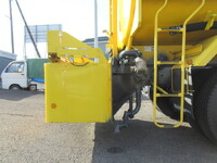 UDトラックスクオン道路作業車大型（10t）[写真18]