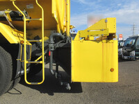 UDトラックスクオン道路作業車大型（10t）[写真19]