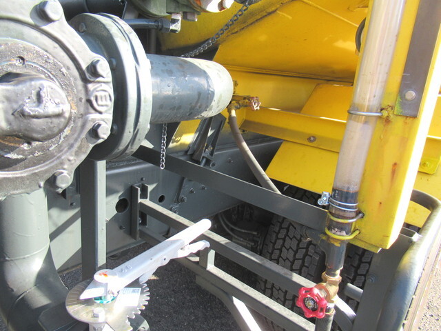 UDトラックスクオン道路作業車大型（10t）[写真21]