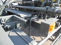 UDトラックスクオン道路作業車大型（10t）[写真24]