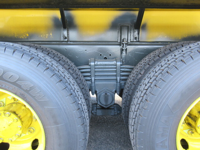 UDトラックスクオン道路作業車大型（10t）[写真24]